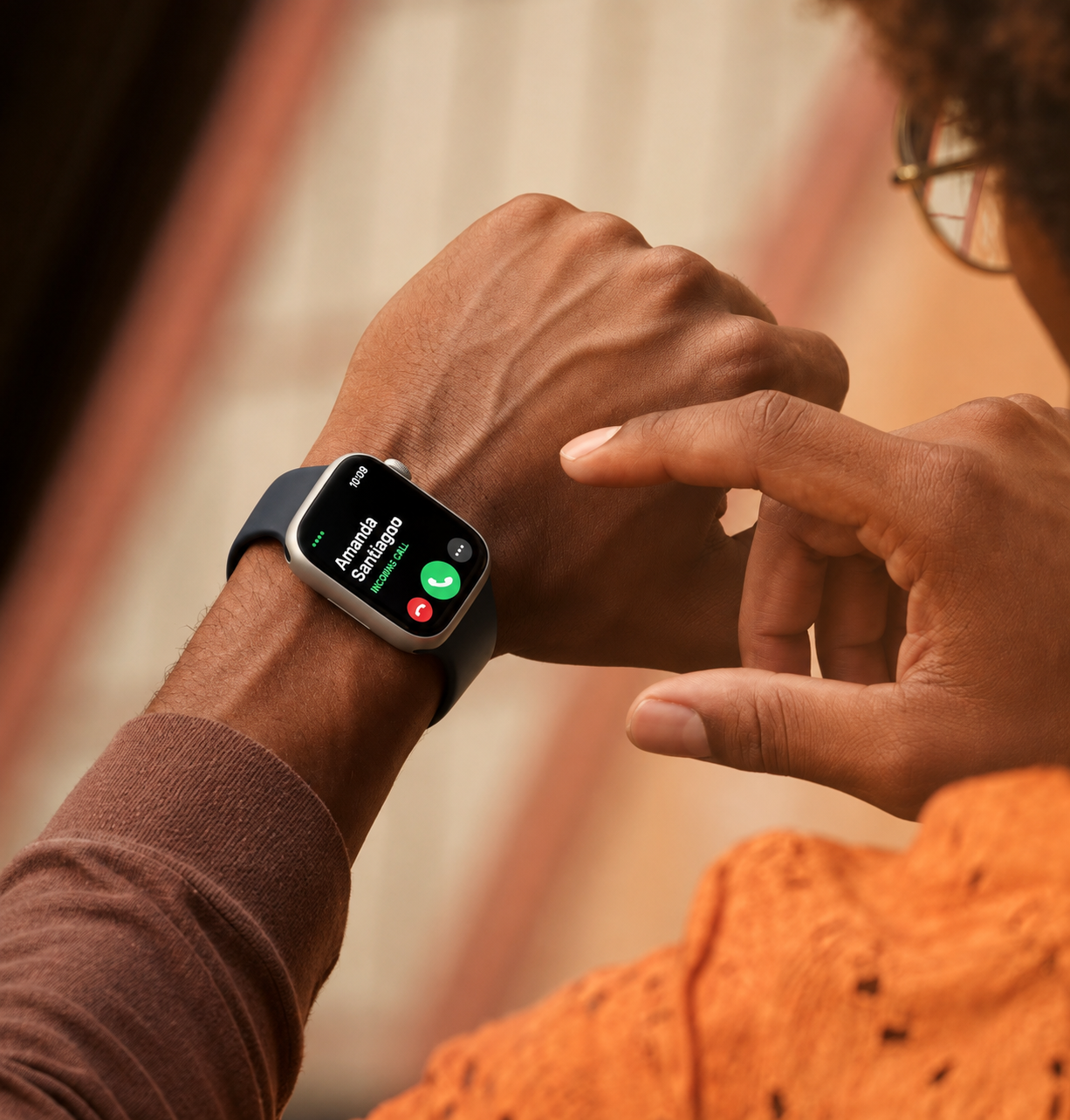 Apple Watch Series 8 [GPS + Cellular 41 mm] with Starlight Sport Band S/M